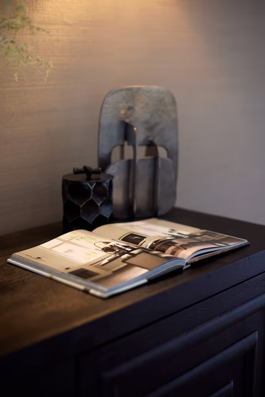 Knutsford Contemporary Home — interior detail 6